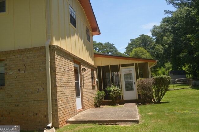 Building Photo - 354 Roy Huie Rd