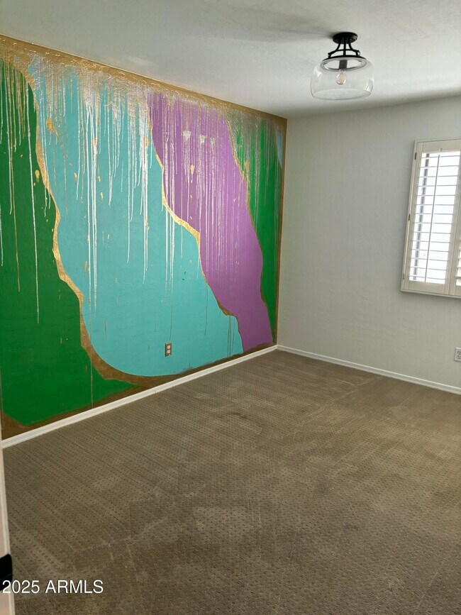 Building Photo - 1302 W Honeysuckle Ln