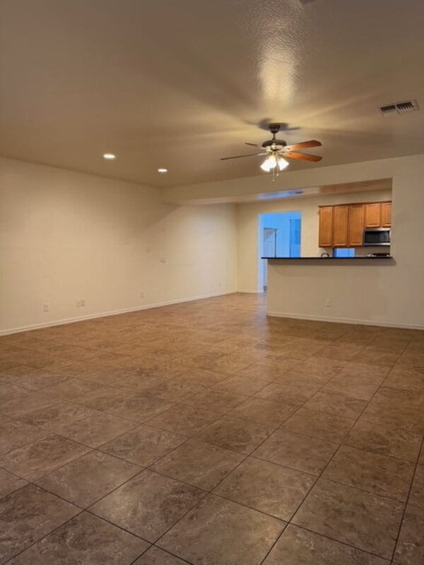 Building Photo - 2286 W Gold Dust Ave