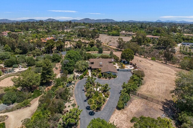 Building Photo - This Beautiful Hacienda Style Home combine...