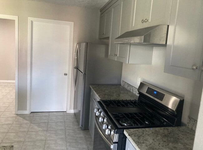 Building Photo - 6902 Oakmantle Dr