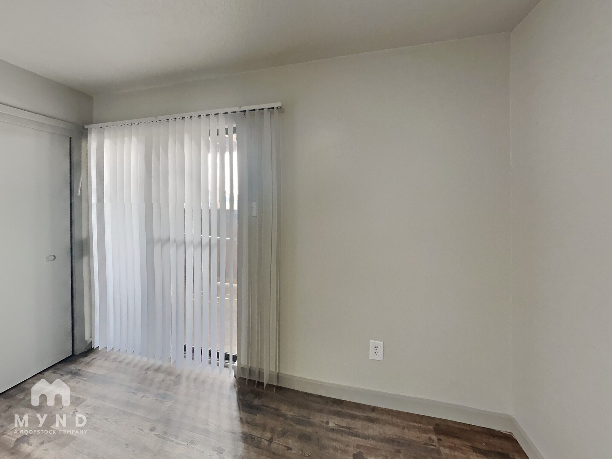 Building Photo - 624 E 3rd St