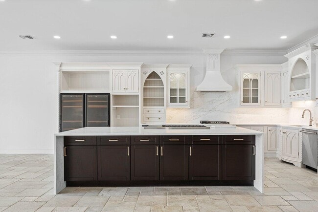 Building Photo - 1 1st Ave S