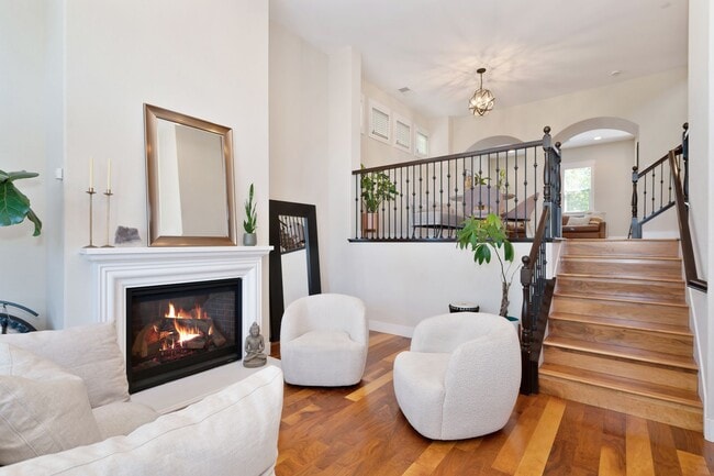 Building Photo - 3 bedroom | 2.5 bathroom | Crocker Village Brownstone