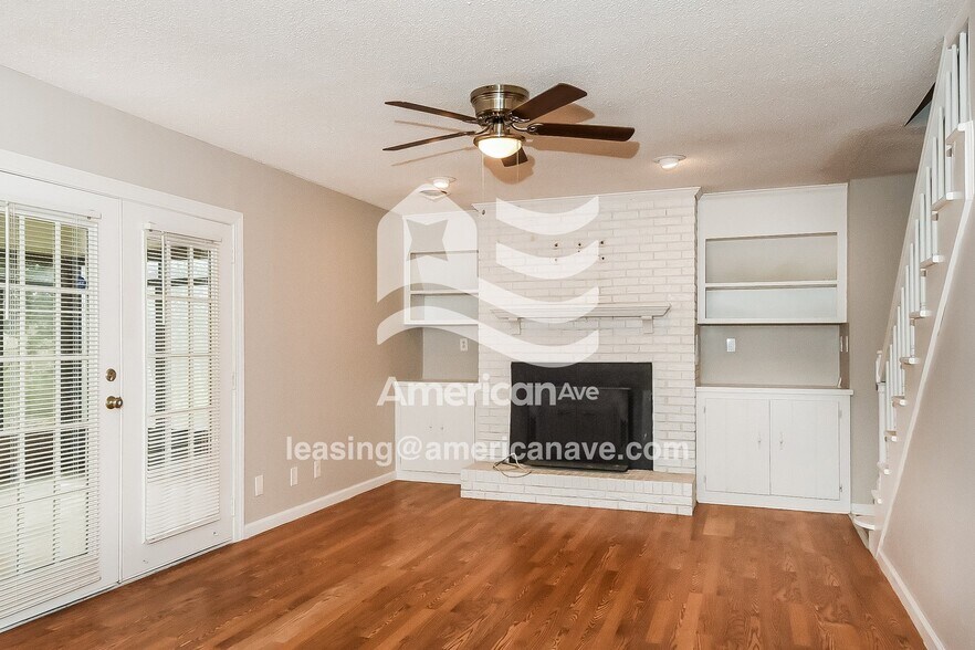 Building Photo - 100 Clearview Dr
