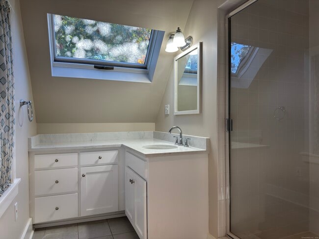 Building Photo - 4 Sycamore Ln