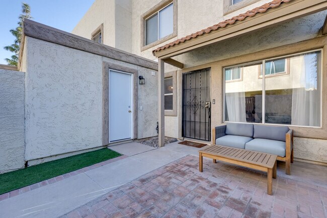 Building Photo - 7913 E Keim Dr