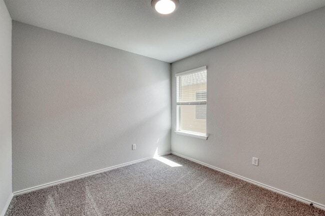 Building Photo - 167 McNamara Ct