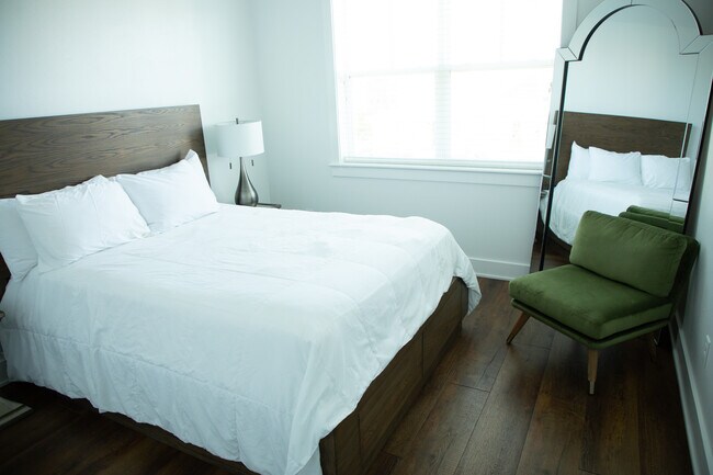 Building Photo - 2117 Loretta Parker Ln