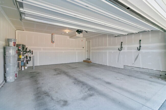 Building Photo - Modern 3-Bed Home in Lacey - $25K+ in Upgr...