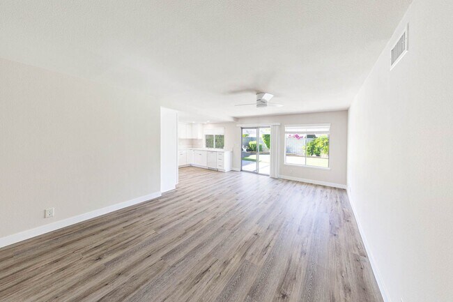Building Photo - Upgraded 4 bedroom Fountain Valley Home