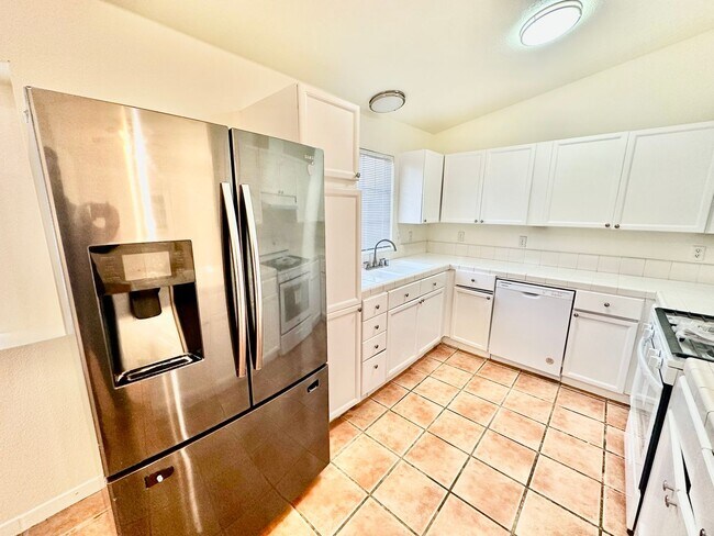 Building Photo - Spacious Selma 4/2 with Large Lot