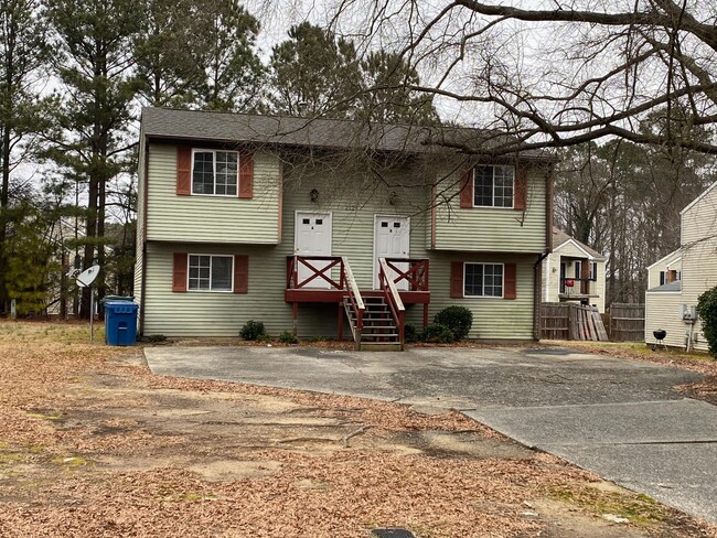 Building Photo - Bogarde St 2124