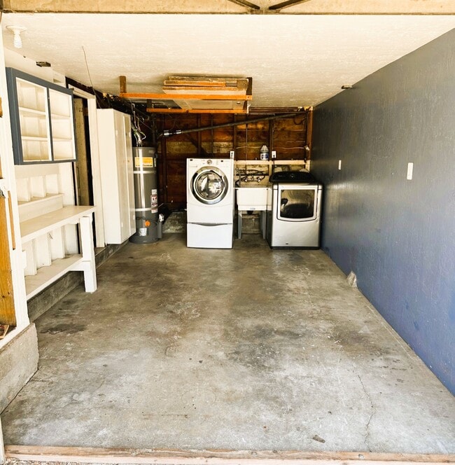 Building Photo - 909 E St