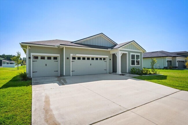 Building Photo - 4 Bedrooms | 2 Bathrooms | Screened Patio ...