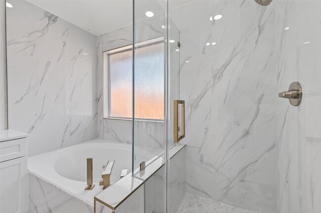 Building Photo - 10703 White Bridge Ln