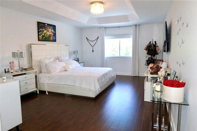 Building Photo - 10923 NW 70th St