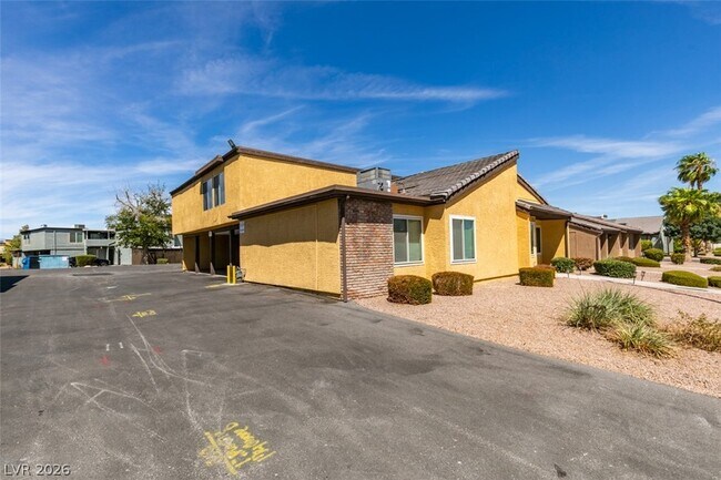 Building Photo - 1404 Santa Anita Dr