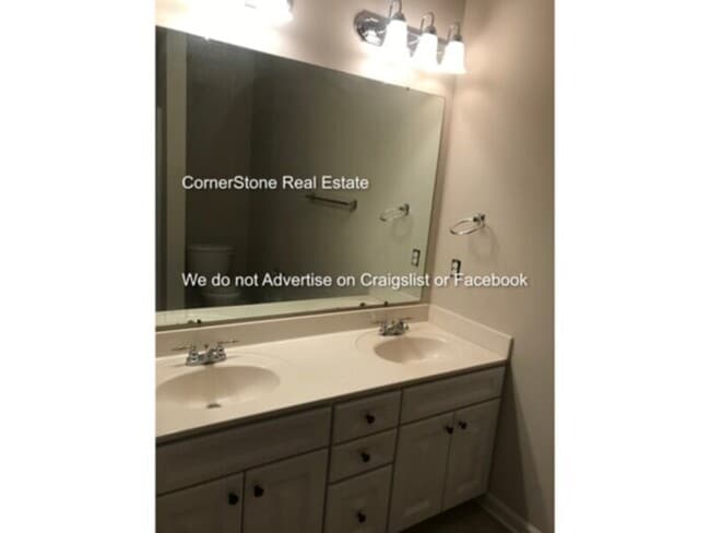 Building Photo - 4040 Bardstown Ct