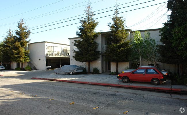 Primary Photo - Knights Inn Apartments