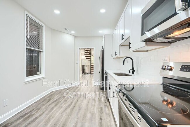 Building Photo - 2116 E Hoffman St