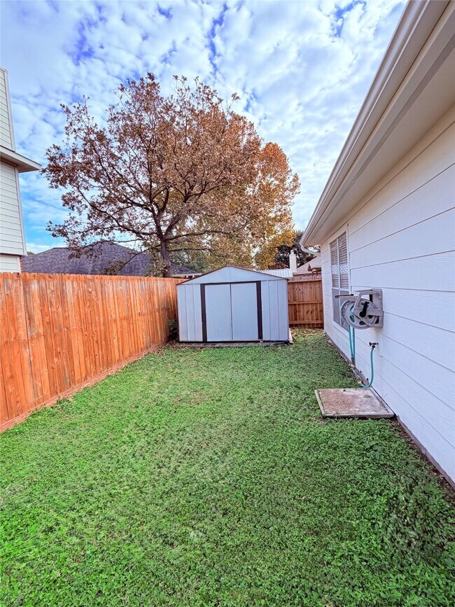 Building Photo - 19206 Plantain Dr