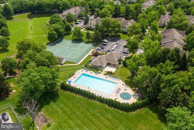 Building Photo - 1512 Foxmeadow Cir