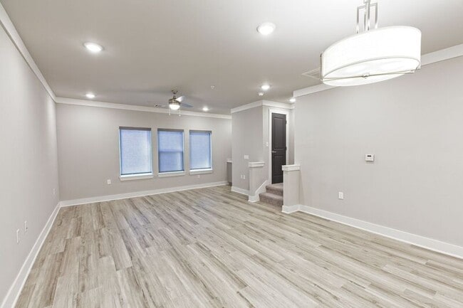 Building Photo - 3313 Wynwood Dr
