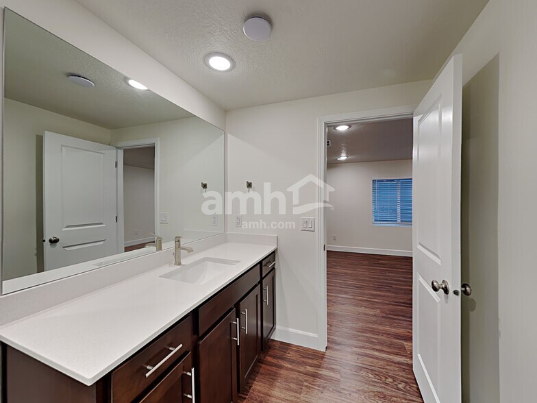 Building Photo - 11031 Kitty Hawk Rd