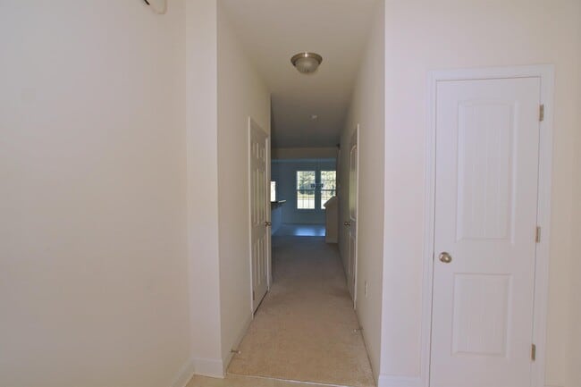 Building Photo - 135 Polaris Ave