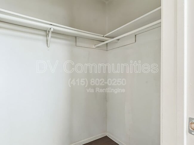 Primary Photo - 11823 Bee Ln