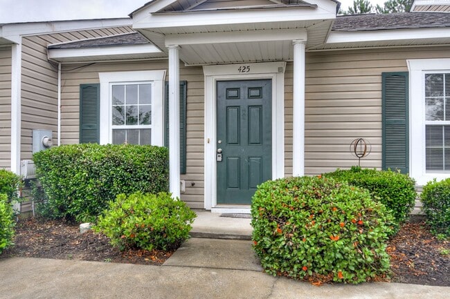 Building Photo - Updated 2 Bedroom 2 Bath Townhouse in Evans