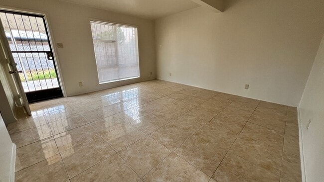 Building Photo - 5105 Danny Dr