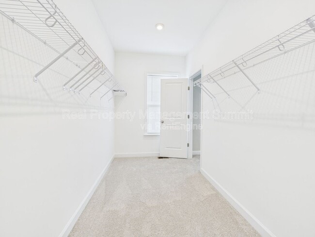 Building Photo - 3483 Monterey Dr