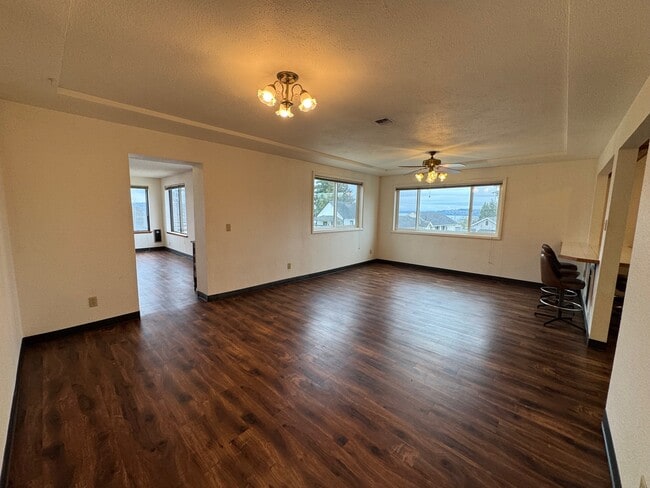 Building Photo - 4924 N Pearl St