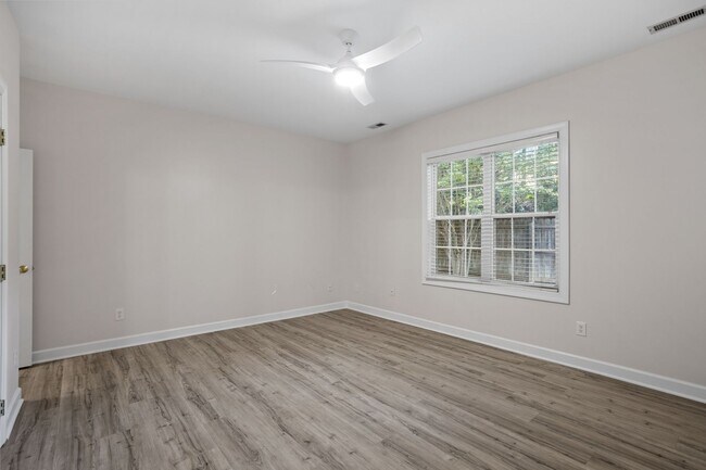 Building Photo - 3301 Philmont Dr