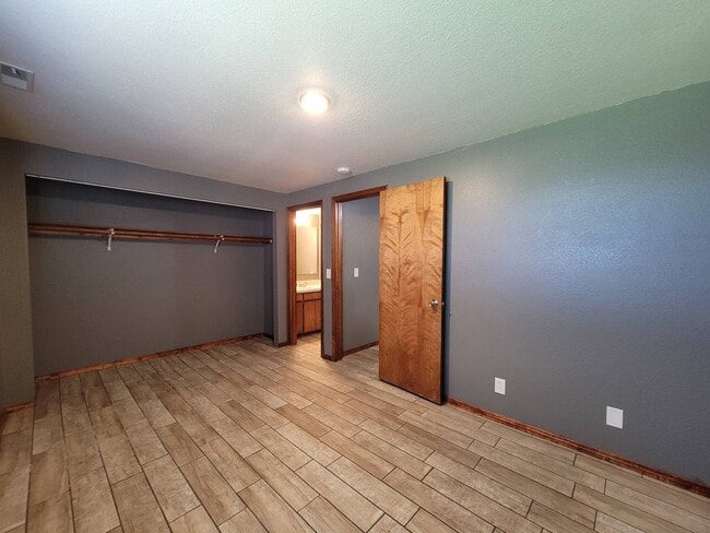 Building Photo - 3716 W 17th Pl