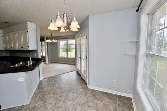 Building Photo - 60 Vinca Ct