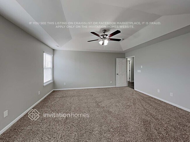 Building Photo - 5000 Mesa Ct