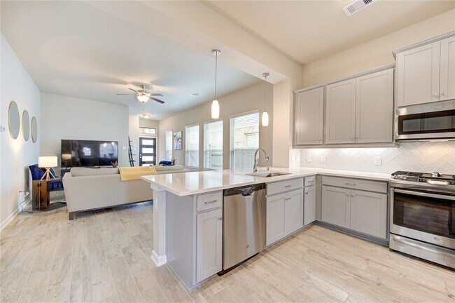 Building Photo - 6019 Bristlegrass Ln