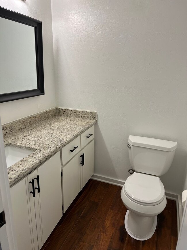 Building Photo - (2)Bed/(2.5) Bath + Study and Storm Shelter Avail Dec 1!