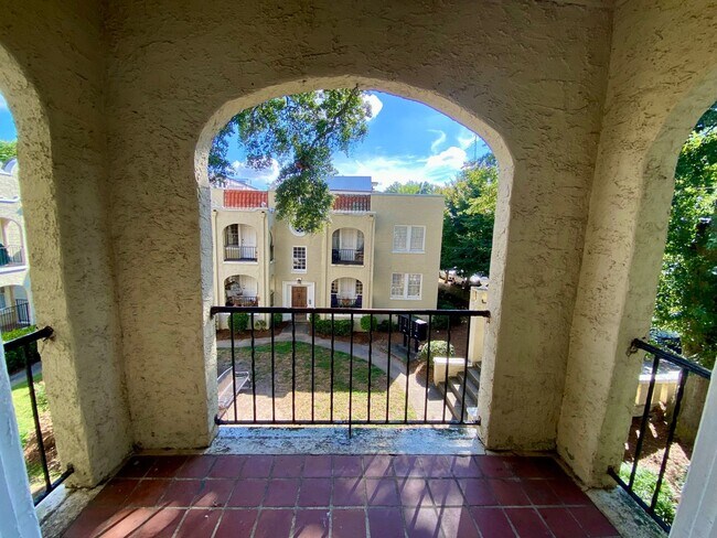 Interior Photo - Spanish Oaks Apartment