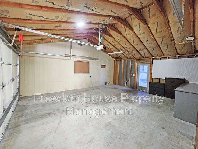 Building Photo - 5391 Money St