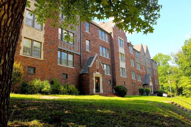 Exterior - 3222 Country Club Rd