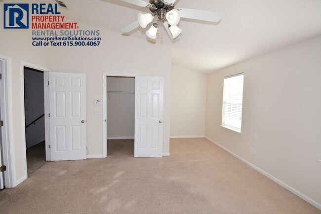 Building Photo - Beautiful Smyrna townhome less than 1 mile...