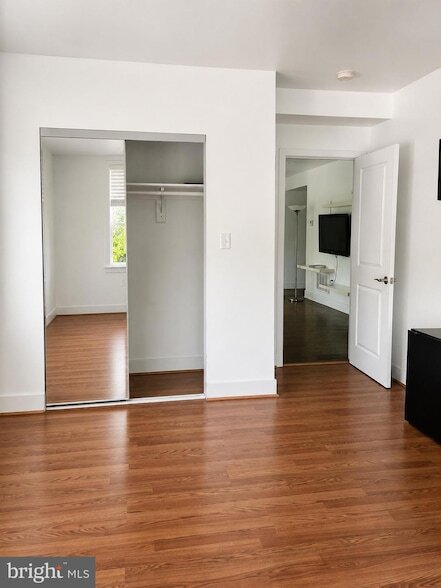 Building Photo - 1352 Longfellow St NW