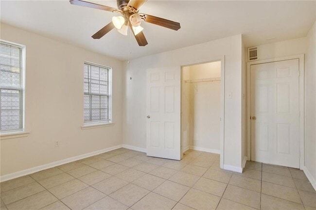 Building Photo - 3029 Bienville St