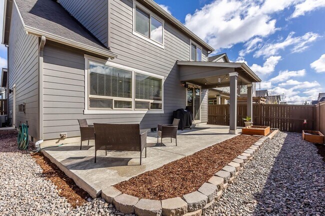 Building Photo - 3760 SW Badger Ct