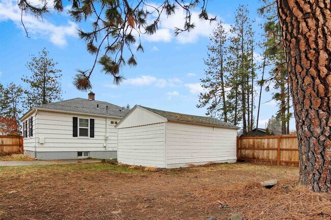 Building Photo - Updated 3 Bed, 2 Bath Rancher in Perry Dis...