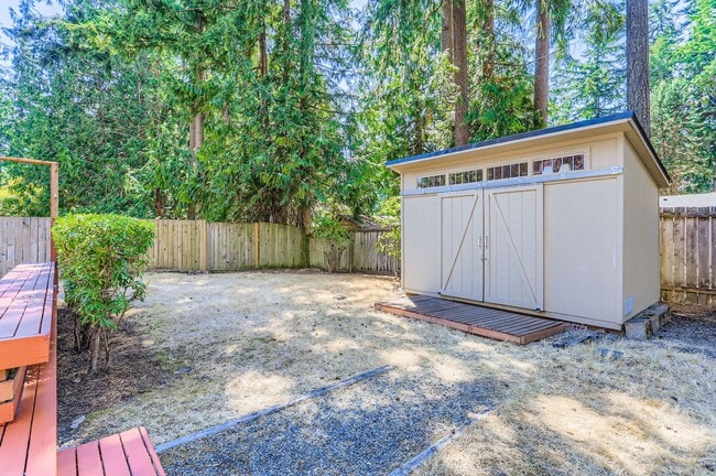 Building Photo - 3bd/2ba Sammamish House